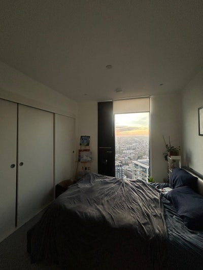 40th floor En-suite apartment at central London.  Main Photo