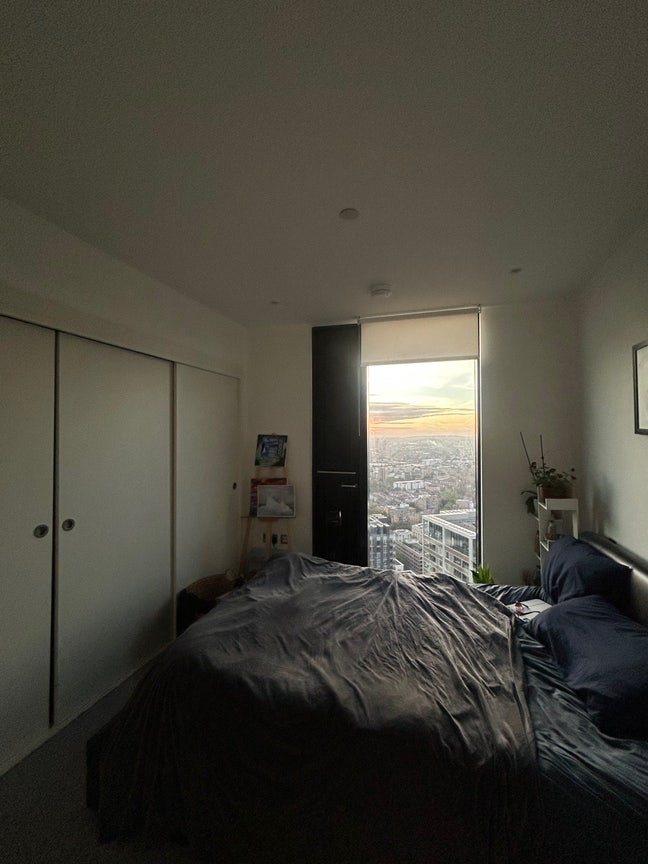 40th floor En-suite apartment at central London.  Main Photo