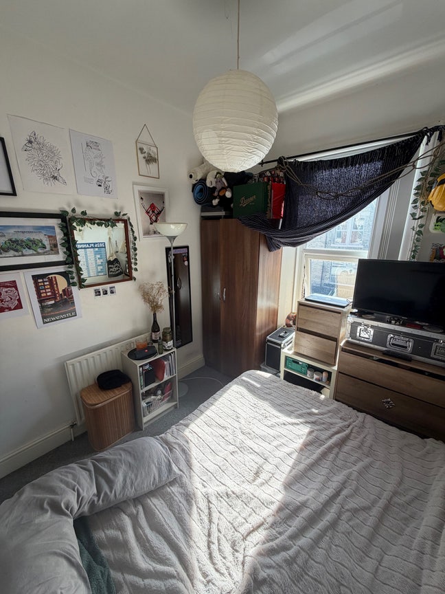 Room in 3 bed flat in Heaton (&pound;291 per month) Main Photo