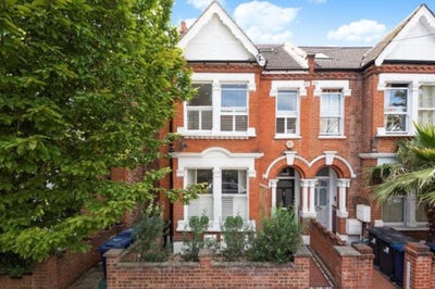 Studio in Shared House, W3 Main Photo