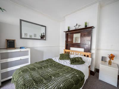 PO4 I Vip Luxury Double Room I All Bills Included Main Photo