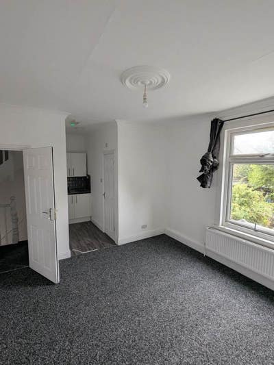    3  Rooms  Available  –  IG3  Main Photo