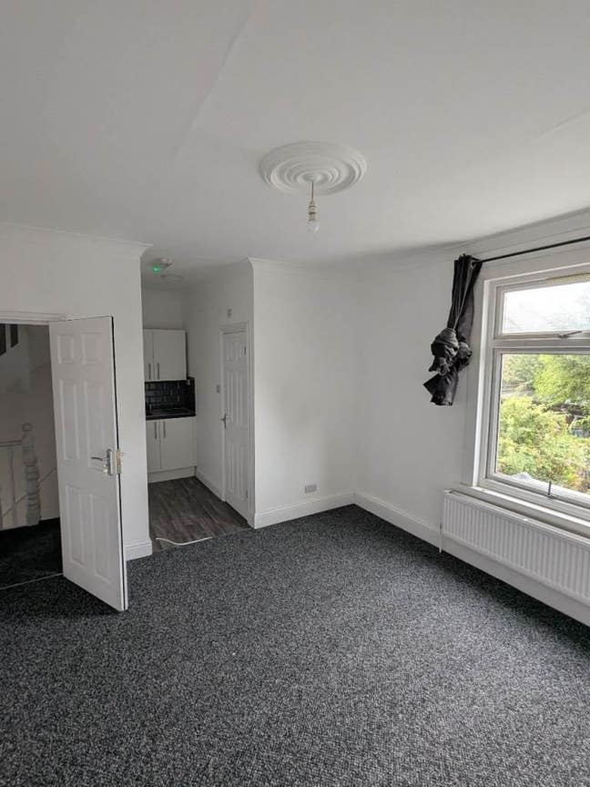  3 Rooms Available – IG3 9PD Main Photo
