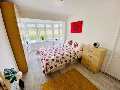 🏡Double Room (single use) in Perivale – Zone 4 Main Photo