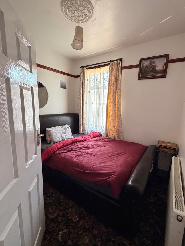 Furnished double  room in ilford  Main Photo