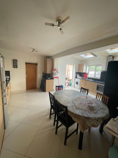 East London zone 3 single room to rent  Main Photo