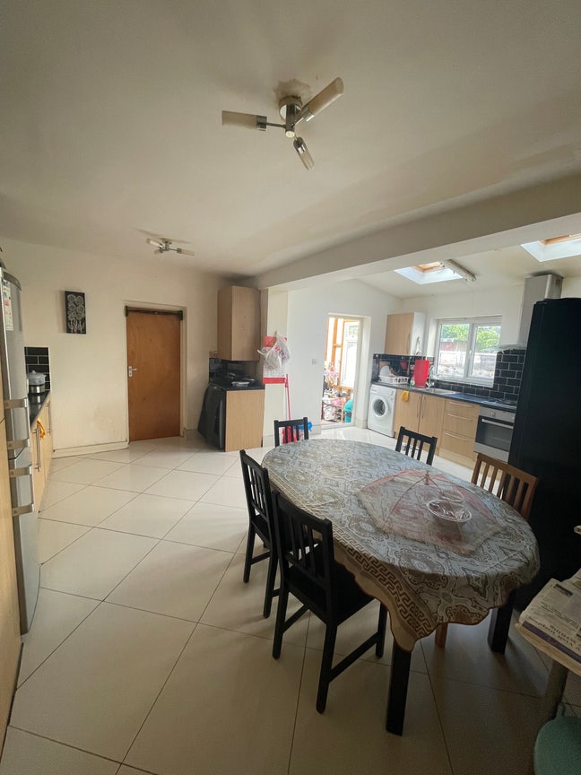 East London zone 3 single room to rent  Main Photo