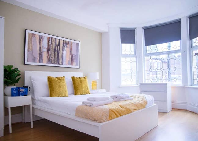 Large Modern rooms available to let  Main Photo
