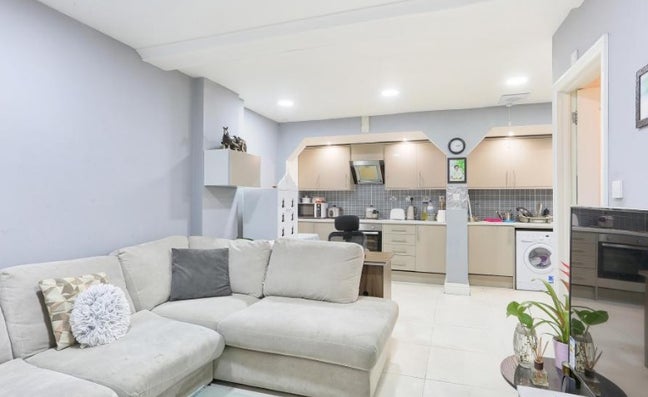 **02 Bedroom Flat - The AVE - West Ealing W13**  Main Photo