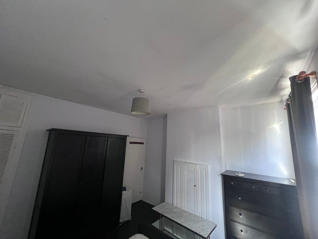 2 rooms available 15 minutes walk East Croydon Main Photo