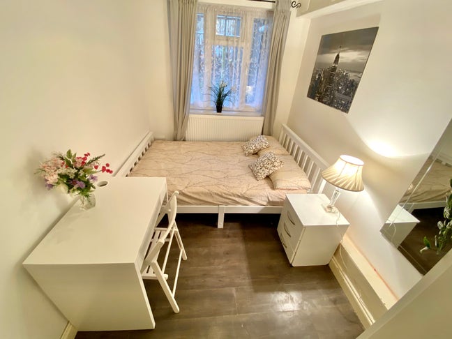 Bright Double Room Near King's Cross Main Photo
