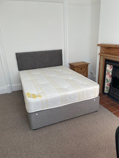 Three Furnished double rooms available now Main Photo