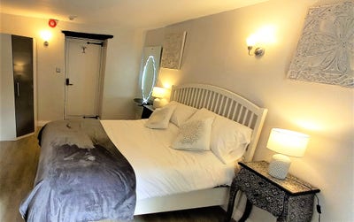 Studio self contained with ( All Bill Included ) Main Photo