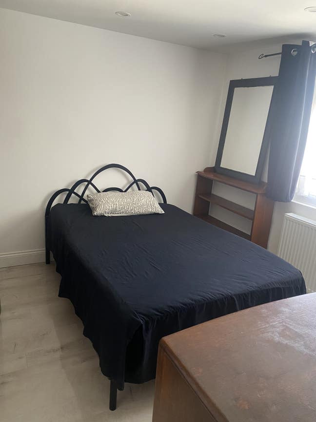 1 furnished double room near Brunel university Main Photo