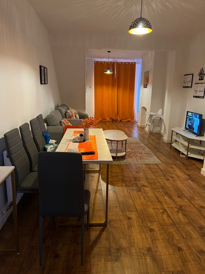 Single & Double Rooms Available in a lovely Home Main Photo