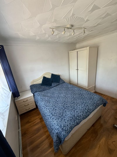 Double Room close to town centre  Main Photo