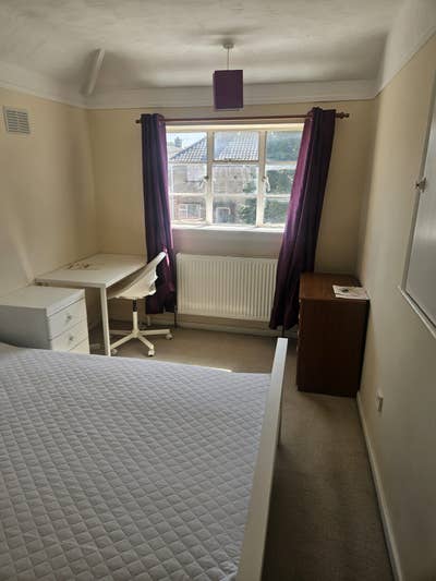 Double Bedroom  Main Photo