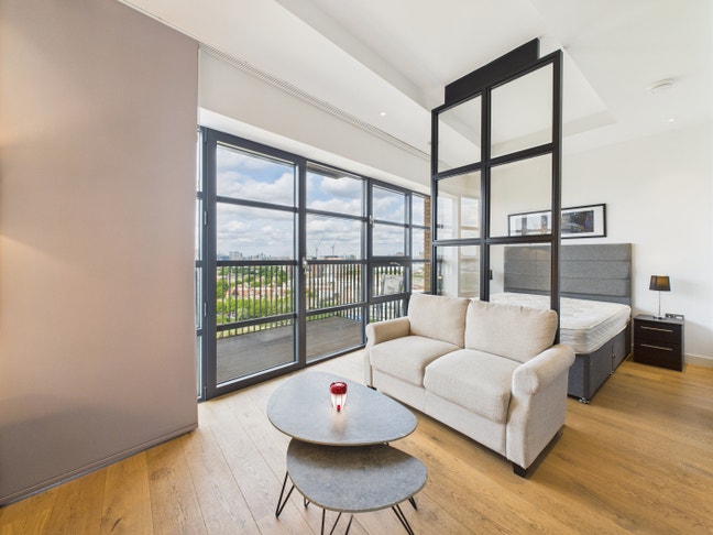 Studio flat - Canning Town Main Photo