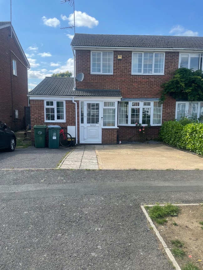 Double room for rent in shared house Main Photo
