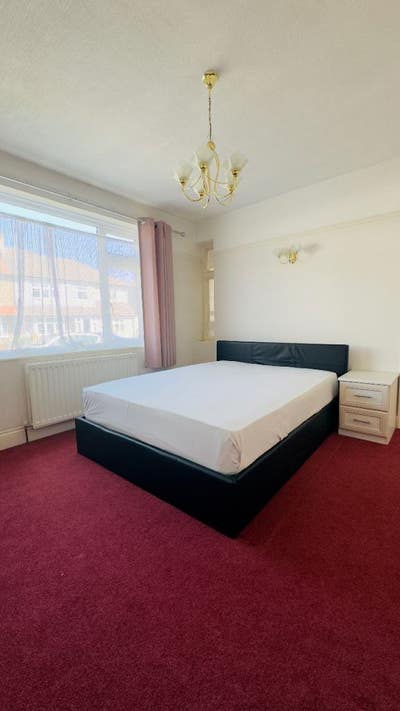 Double Room Available – DA16 3Ls Main Photo