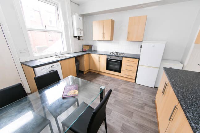 4 Bed Student house in Central Headingley! Main Photo