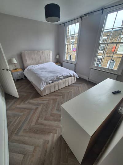3 Doubles Limehouse No Deposit Universal Credit Al Main Photo