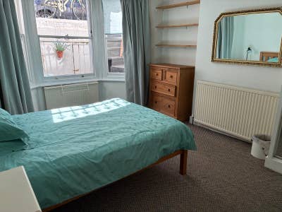 Large Double Bedroom in Chelsea  Main Photo