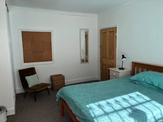 Large Double Bedroom in Chelsea  Main Photo
