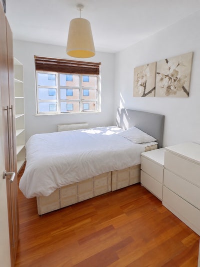 Bright double room with bathroom in EalingBroadway Main Photo