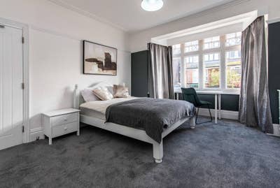 Room for Rent - No Deposit - Safe Area - October Main Photo