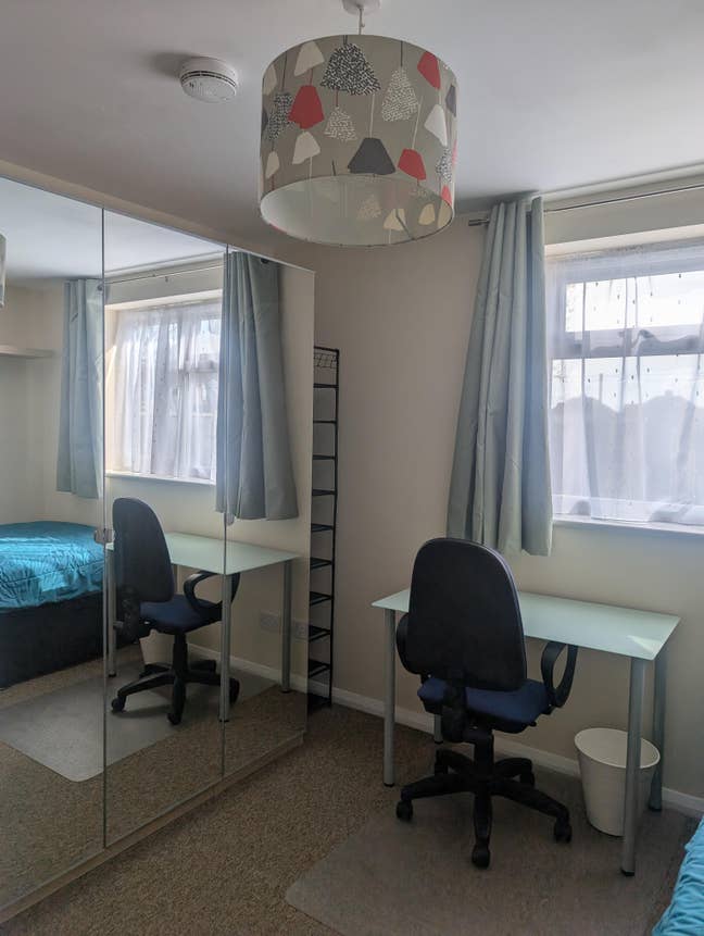 Spacious en-suite double room Main Photo