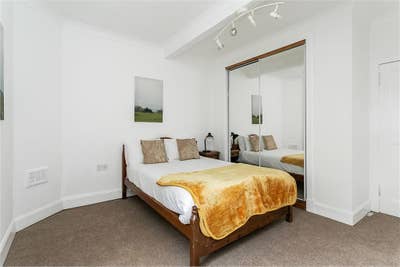 Beautiful 2-bedroom ground-floor flat in Slateford Main Photo