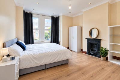 New Property in Streatham | Huge Kitchen+Garden 🏡 Main Photo