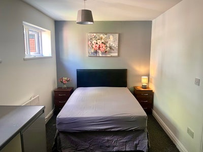 💥 Spacious Double Ensuite Rooms available Main Photo