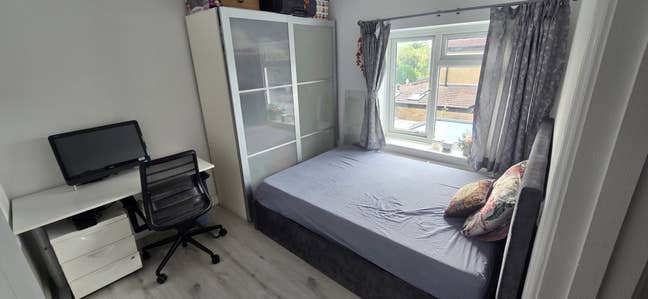 Double Room in a renovated house - Female only Main Photo