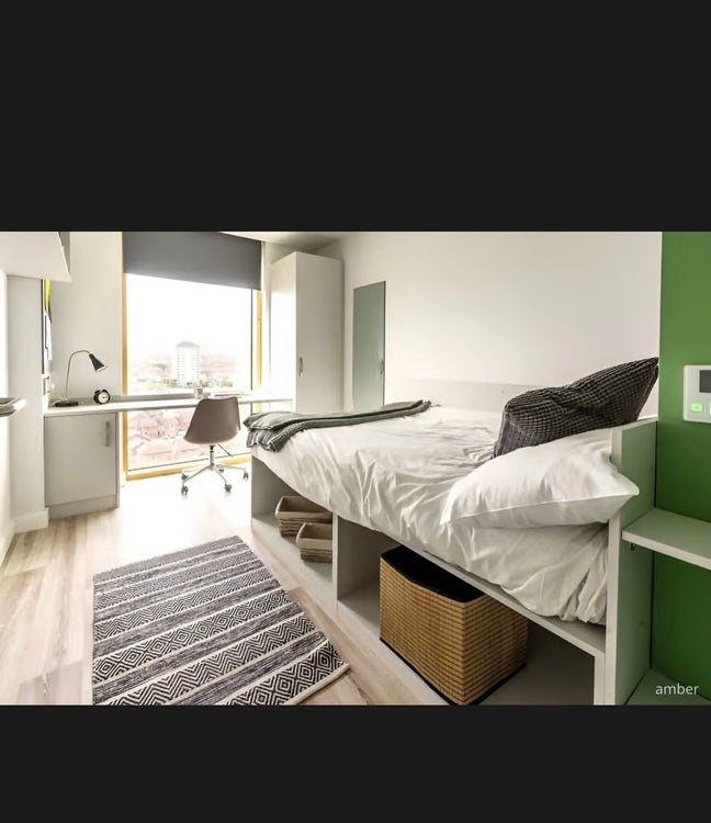 En suit room - Tenancy takeover  Main Photo