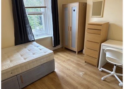 Room in a House Share  Main Photo