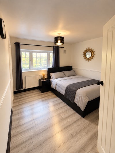 Double room near Heathrow Main Photo