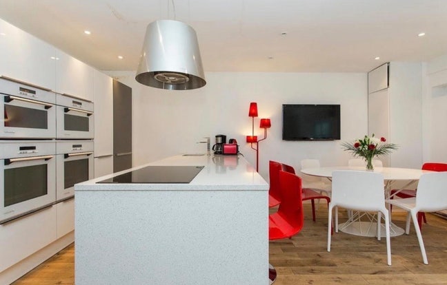 Modern double bedroom available Main Photo
