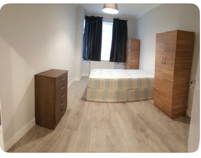 Large double room great location Main Photo