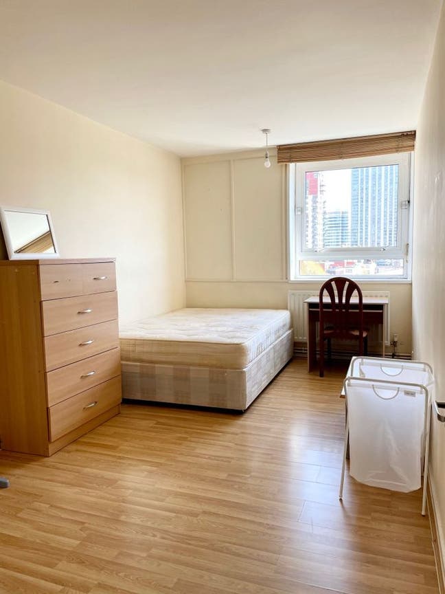 Canary Wharf, E14 *Inclusive* Large Double Room Main Photo