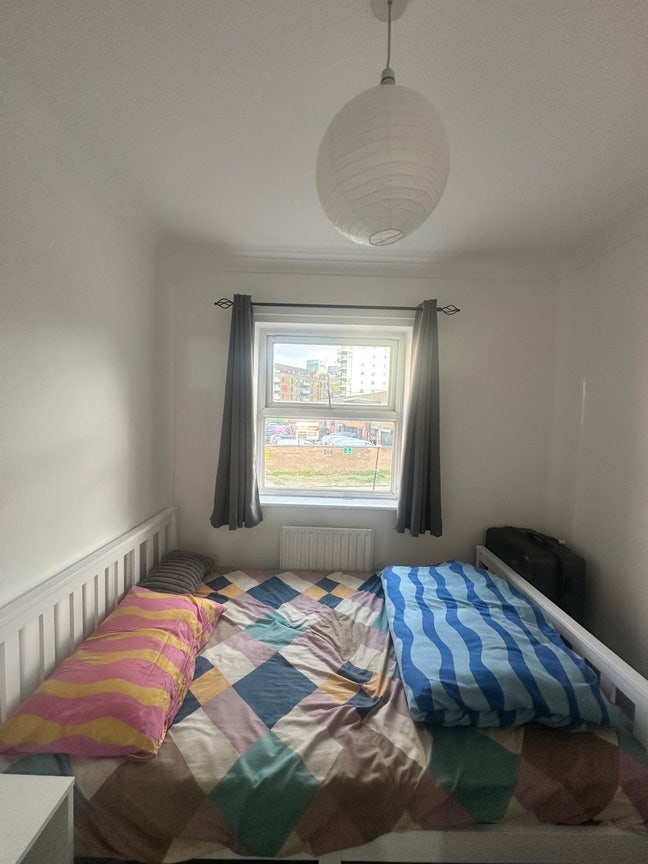 Amazing cosy single room in a shared house  Main Photo