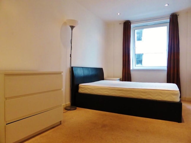 Looking for replacement flatmate - 850/m Main Photo