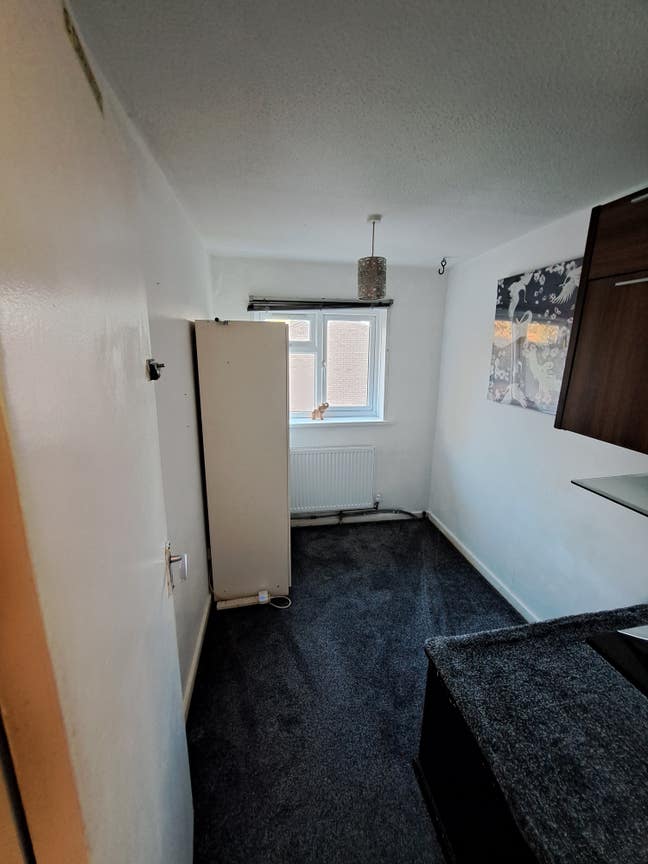 Single room in 3 bedroom house  Main Photo