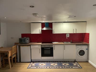 Self contain studio flat  Main Photo