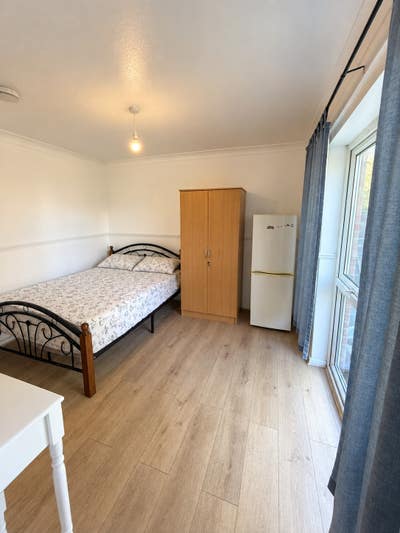 2x Double rooms Stratford |0 Deposit|Reday to Move Main Photo