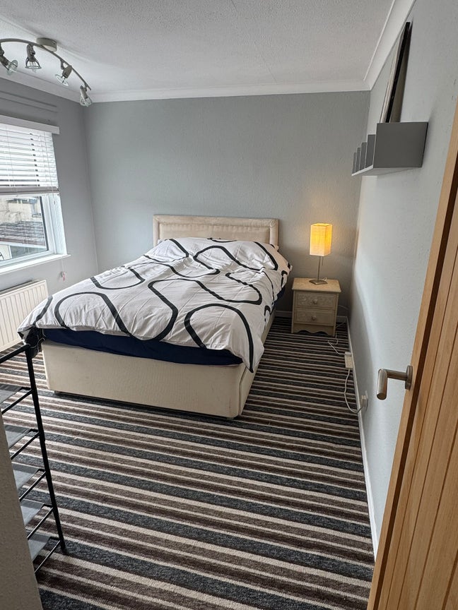 Room to rent with use of own bathroom  Main Photo