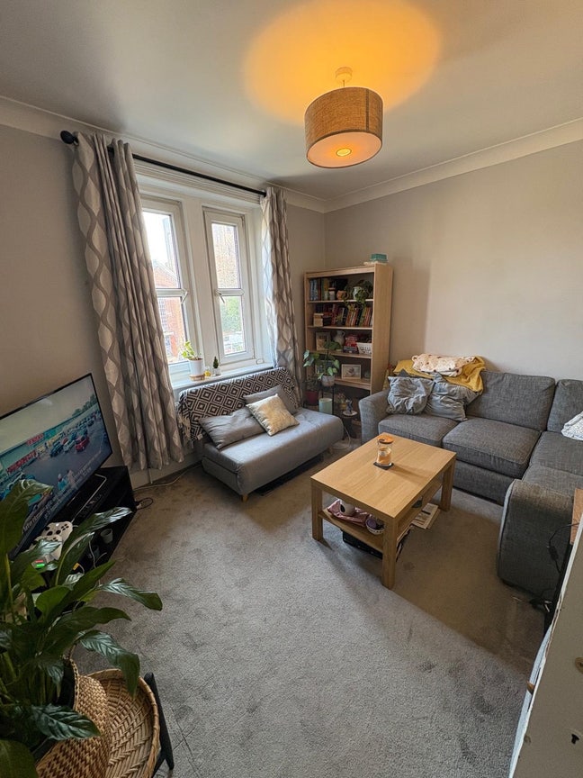 Room Available Asap Main Photo