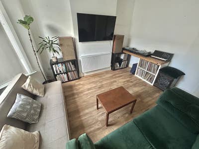 Nice room for rent on Haringey Ladder Main Photo