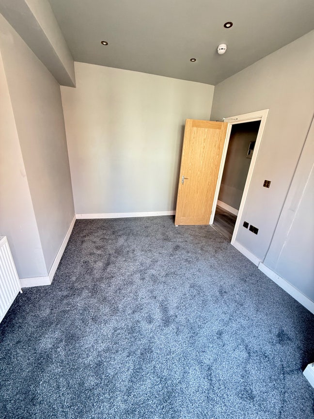 Newly Refurbished - Town House  Main Photo